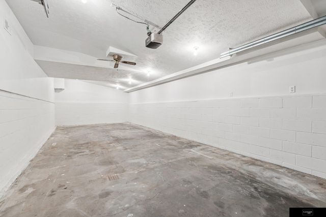 3922 N 52nd Street, Omaha, NE 68104