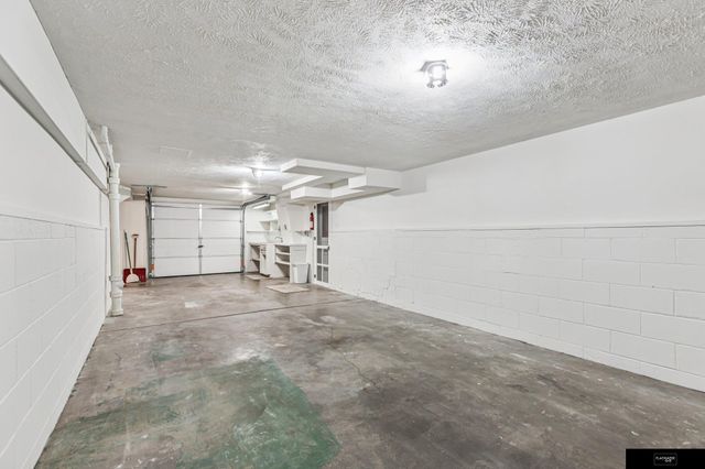 3922 N 52nd Street, Omaha, NE 68104