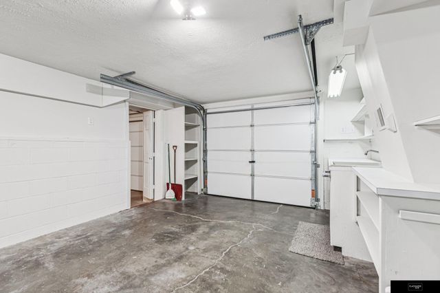 3922 N 52nd Street, Omaha, NE 68104