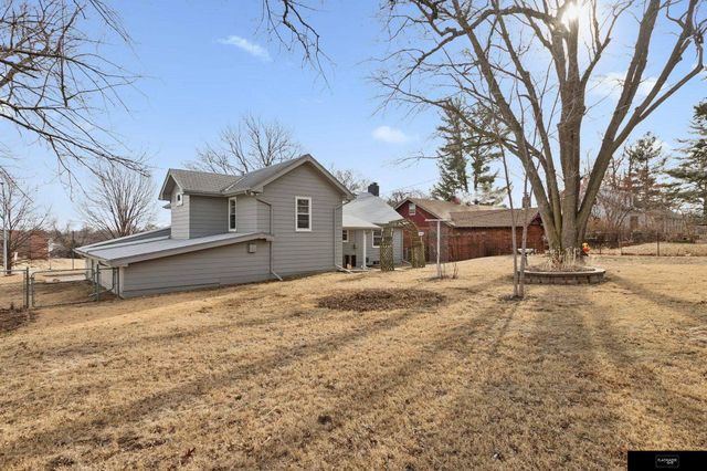 3922 N 52nd Street, Omaha, NE 68104