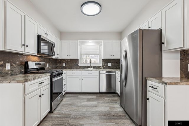 3922 N 52nd Street, Omaha, NE 68104