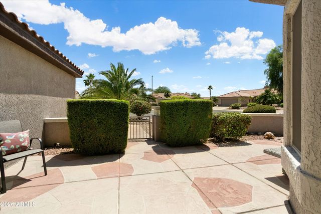 16518 W LONE TREE Court, Surprise, AZ 85374