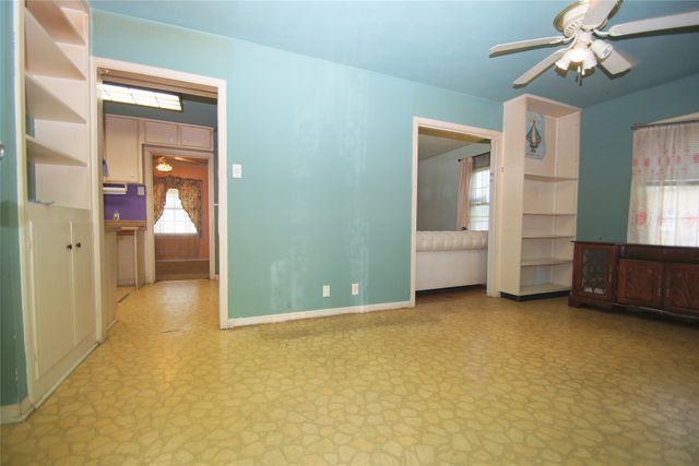 3359 Shelley Boulevard, Dallas, TX 75211