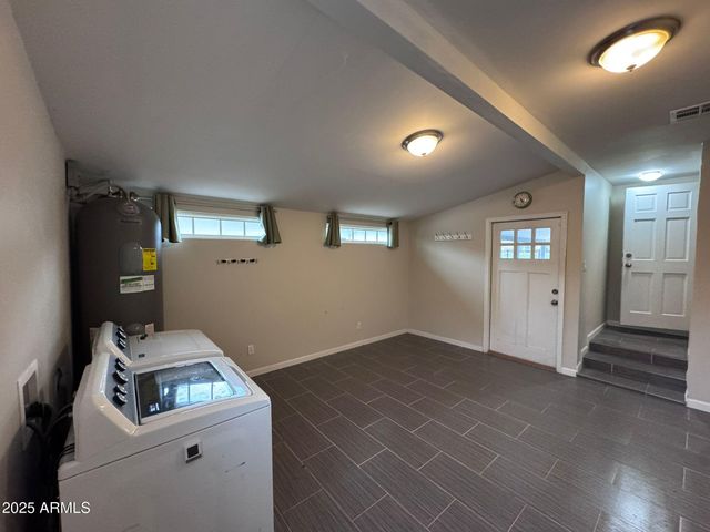 1518 W WINDSOR Avenue, Phoenix, AZ 85007