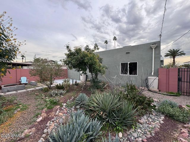 1518 W WINDSOR Avenue, Phoenix, AZ 85007