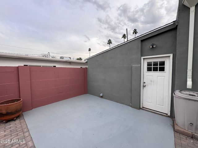 1518 W WINDSOR Avenue, Phoenix, AZ 85007