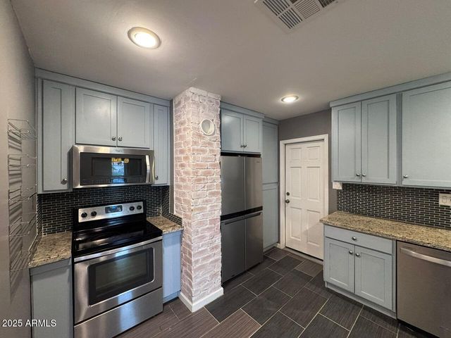 1518 W WINDSOR Avenue, Phoenix, AZ 85007