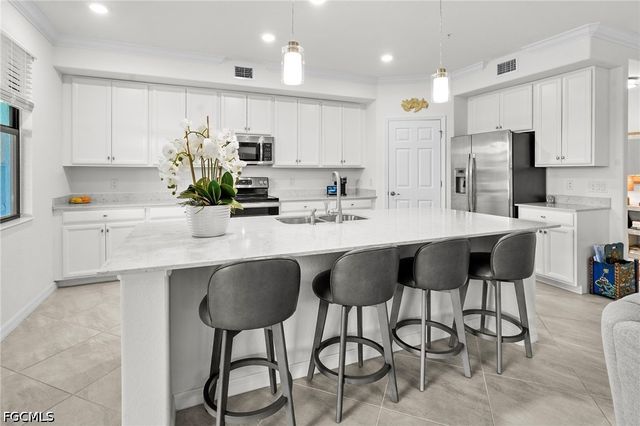 12043 Hawthorn Lake DR 102, Fort Myers, FL 33913