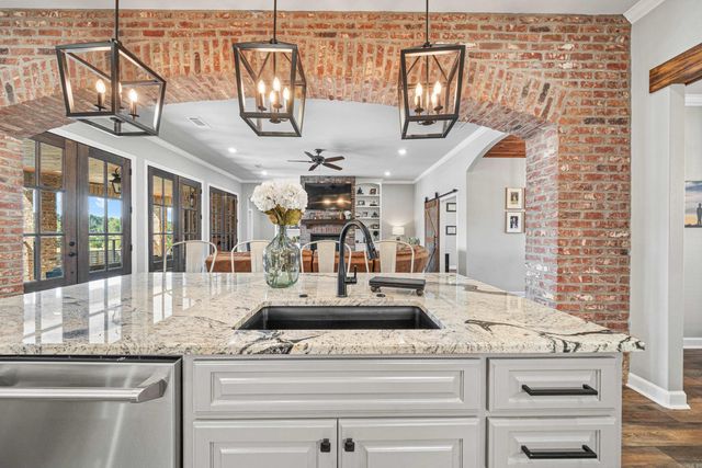 438 Oak Tree Ridge S, Sheridan, AR 72150