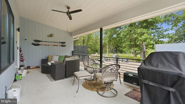 326 HAULOVER CIR, Montross, VA 22520