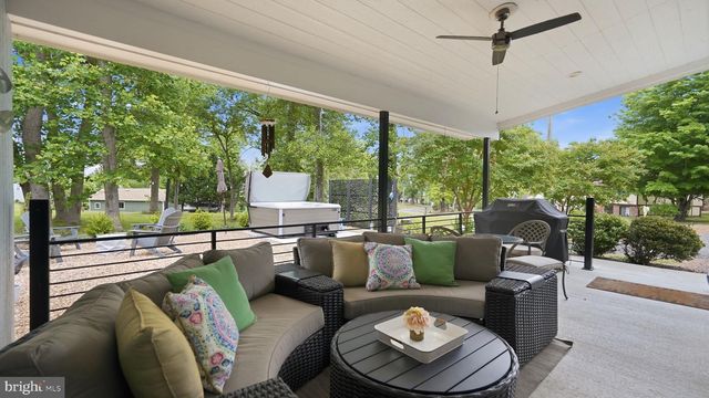 326 HAULOVER CIR, Montross, VA 22520