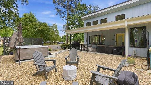 326 HAULOVER CIR, Montross, VA 22520