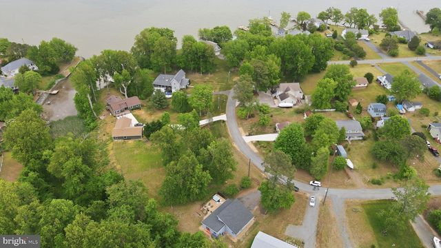 326 HAULOVER CIR, Montross, VA 22520