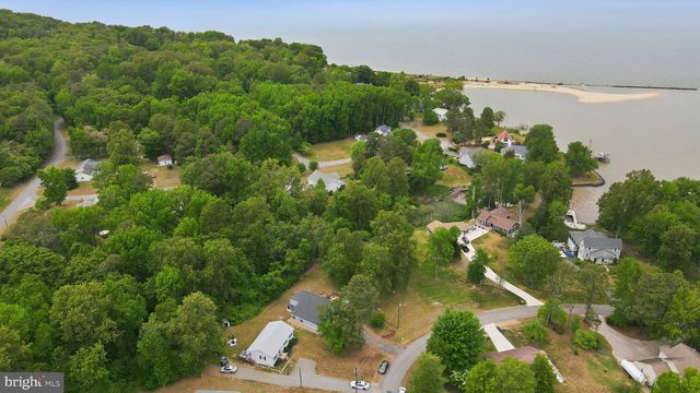 326 HAULOVER CIR, Montross, VA 22520