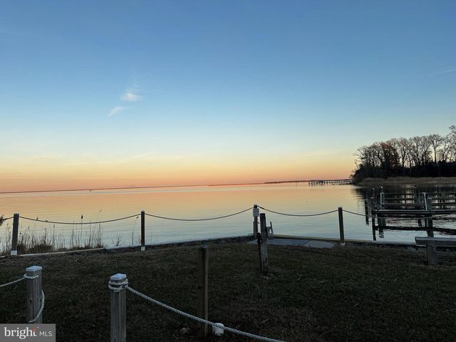 326 HAULOVER CIR, Montross, VA 22520