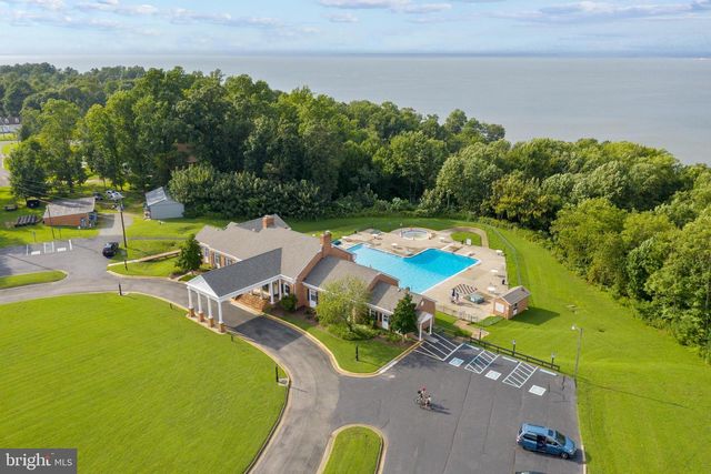 326 HAULOVER CIR, Montross, VA 22520