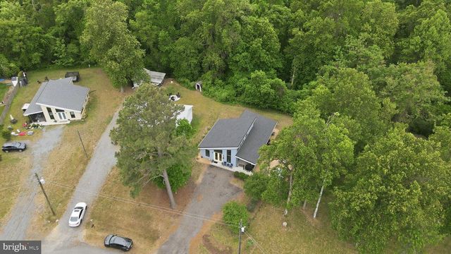 326 HAULOVER CIR, Montross, VA 22520