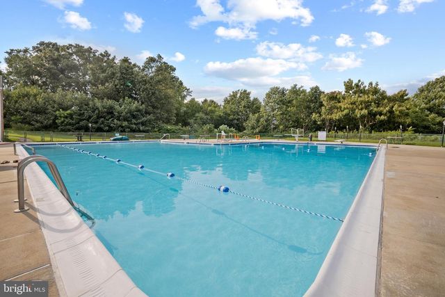 326 HAULOVER CIR, Montross, VA 22520