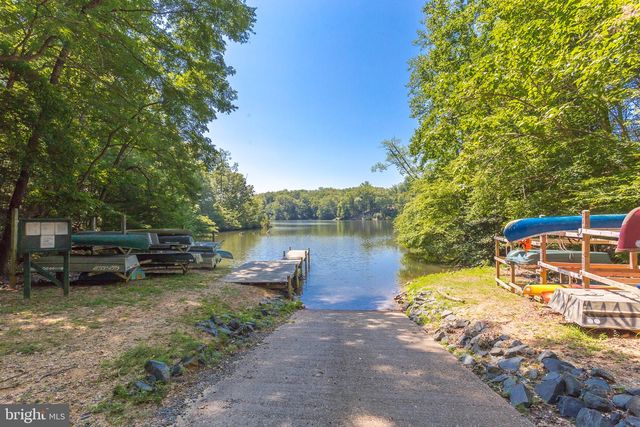326 HAULOVER CIR, Montross, VA 22520