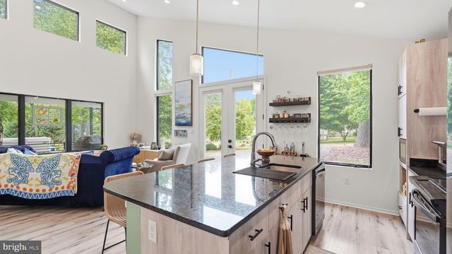 326 HAULOVER CIR, Montross, VA 22520