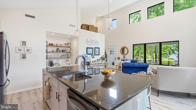 326 HAULOVER CIR, Montross, VA 22520