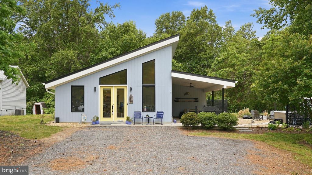 326 HAULOVER CIR, Montross, VA 22520