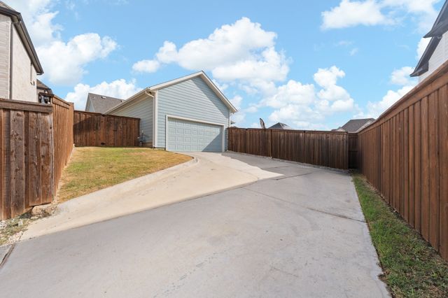 14401 Greymoore Circle, Fort Worth, TX 76008