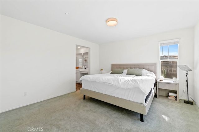 16746 Stags Leap Ln, Fontana, CA 92336