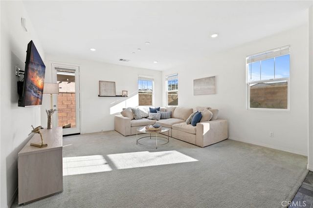 16746 Stags Leap Ln, Fontana, CA 92336