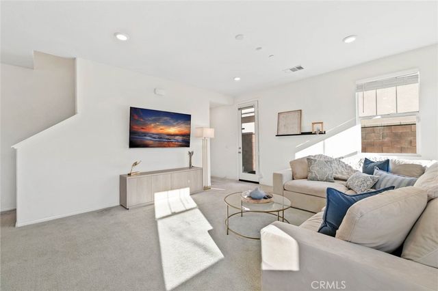 16746 Stags Leap Ln, Fontana, CA 92336