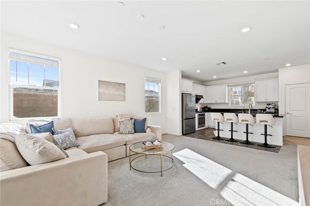 16746 Stags Leap Ln, Fontana, CA 92336