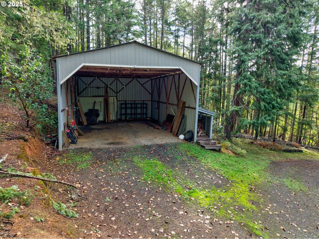 1941 BYRON CREEK Rd, Winston, OR 97496