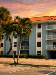 505 S PINE ISLAND Road B310, Plantation, FL 33324