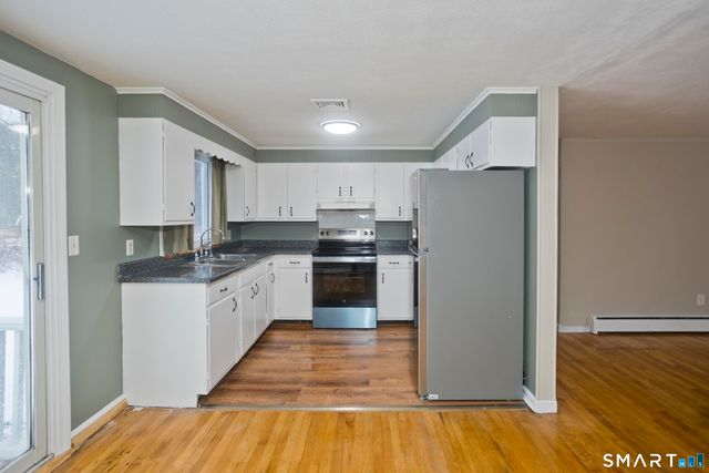 23 Little Brook Road, New Hartford, CT 06057