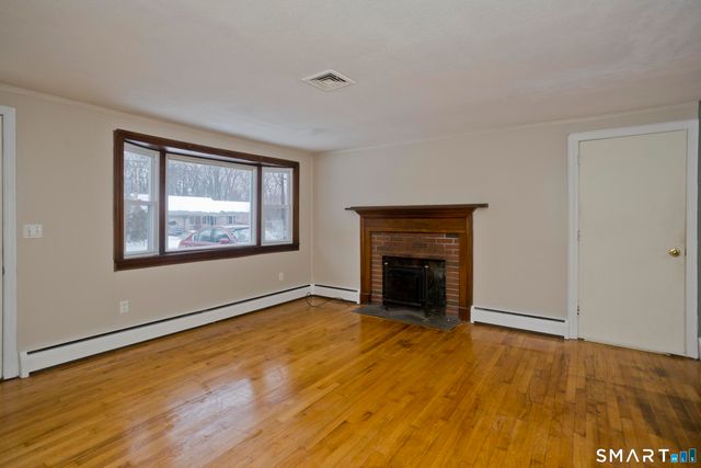 23 Little Brook Road, New Hartford, CT 06057