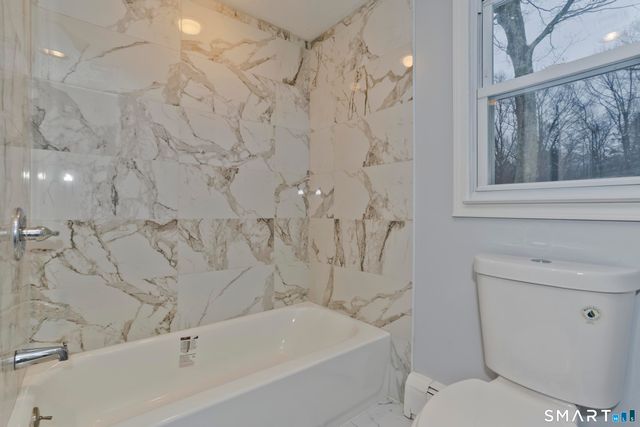 23 Little Brook Road, New Hartford, CT 06057