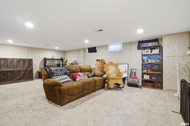 516 W WESTWOOD Drive, Peoria, IL 61614