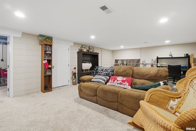 516 W WESTWOOD Drive, Peoria, IL 61614