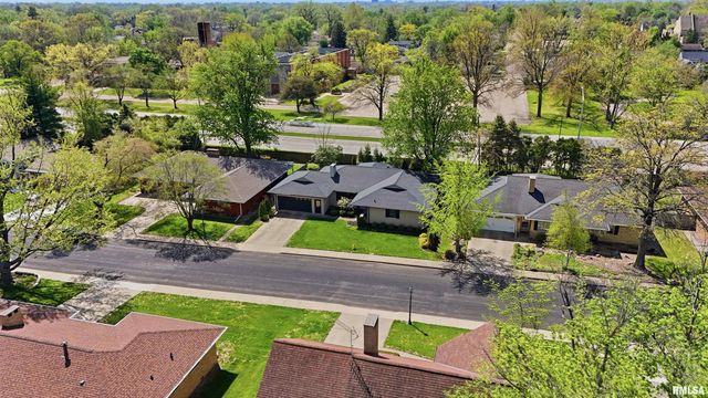516 W WESTWOOD Drive, Peoria, IL 61614