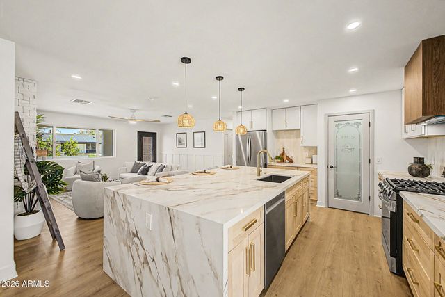 3127 E ALTADENA Avenue, Phoenix, AZ 85028