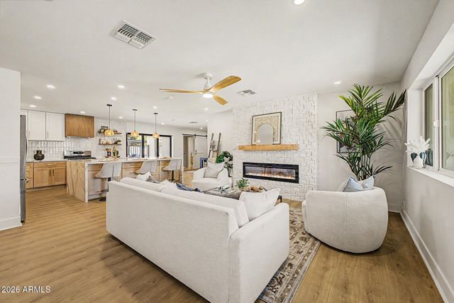 3127 E ALTADENA Avenue, Phoenix, AZ 85028