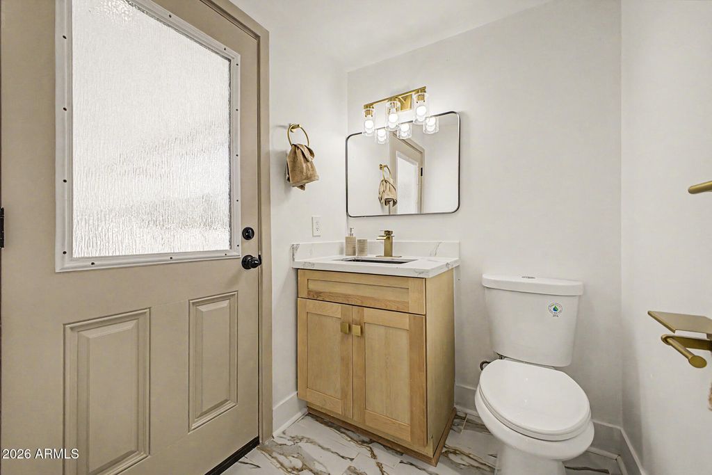 Image 18 of property listing at 3127 E ALTADENA Avenue, Phoenix, AZ 85028
