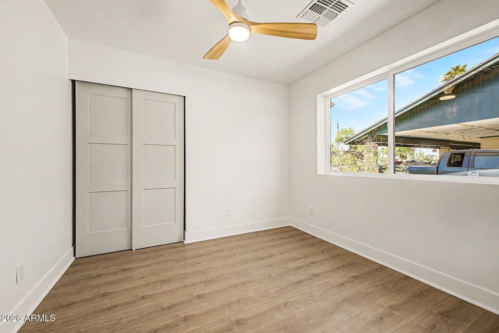 Image 28 of property listing at 3127 E ALTADENA Avenue, Phoenix, AZ 85028