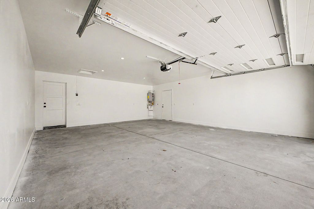 Image 40 of property listing at 3127 E ALTADENA Avenue, Phoenix, AZ 85028
