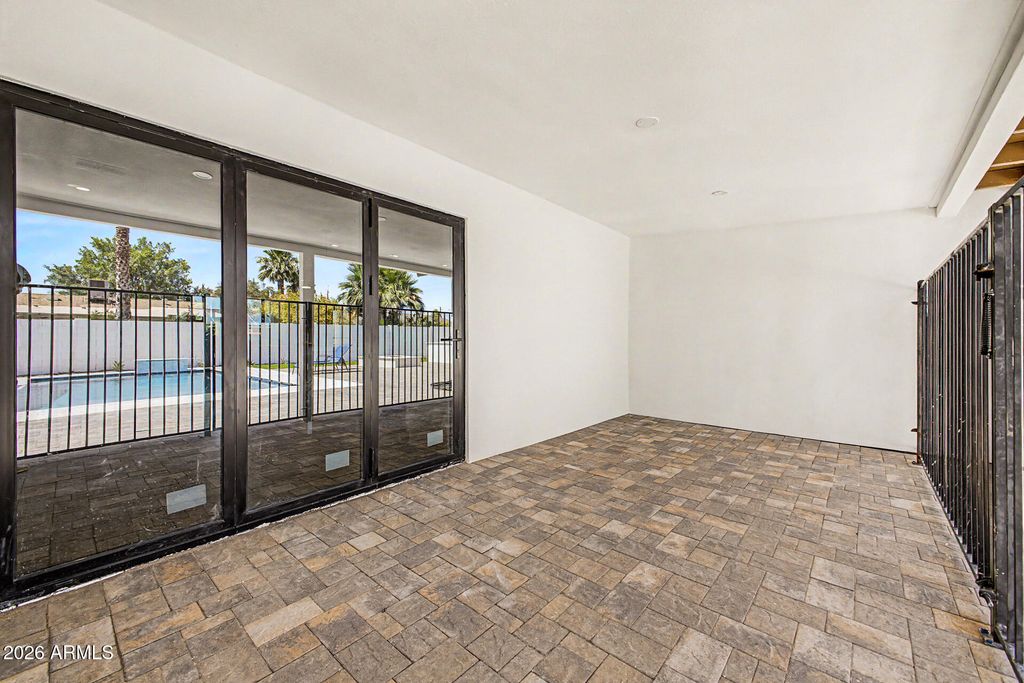 Image 41 of property listing at 3127 E ALTADENA Avenue, Phoenix, AZ 85028