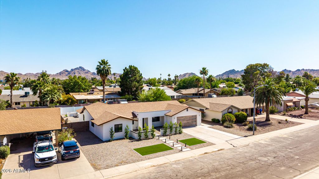 Image 50 of property listing at 3127 E ALTADENA Avenue, Phoenix, AZ 85028