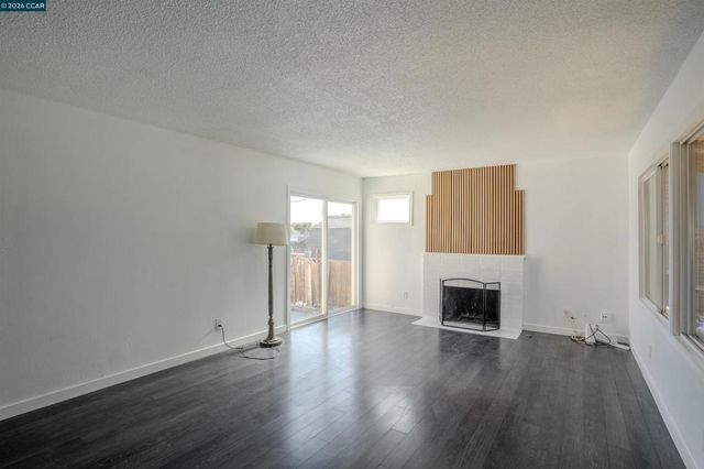 52 Bell Dr, Pittsburg, CA 94565