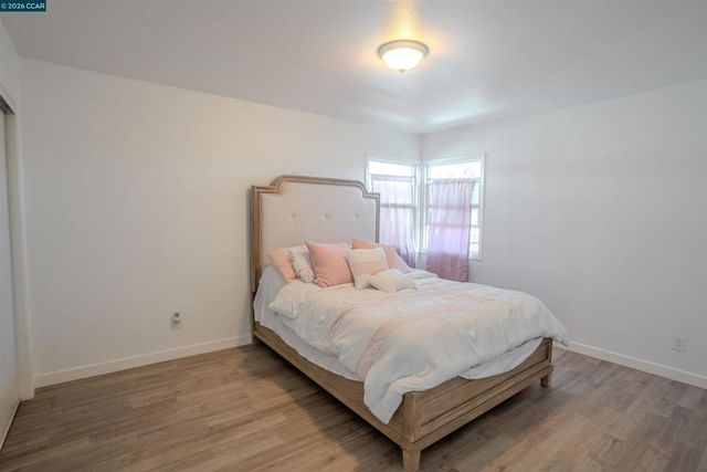 52 Bell Dr, Pittsburg, CA 94565