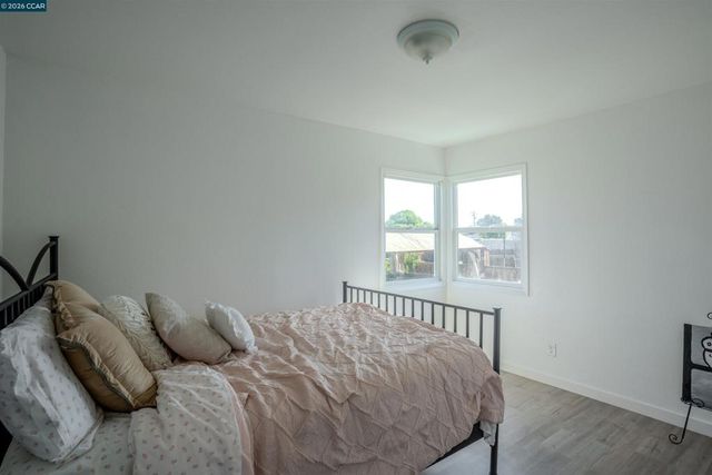 52 Bell Dr, Pittsburg, CA 94565