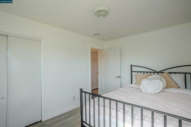 52 Bell Dr, Pittsburg, CA 94565